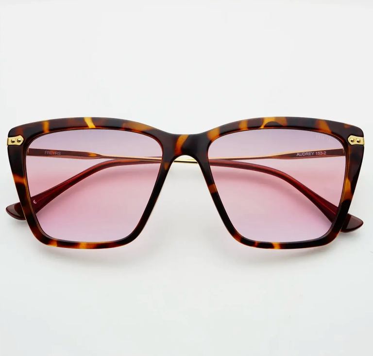 Freyrs Sunglasses w/case